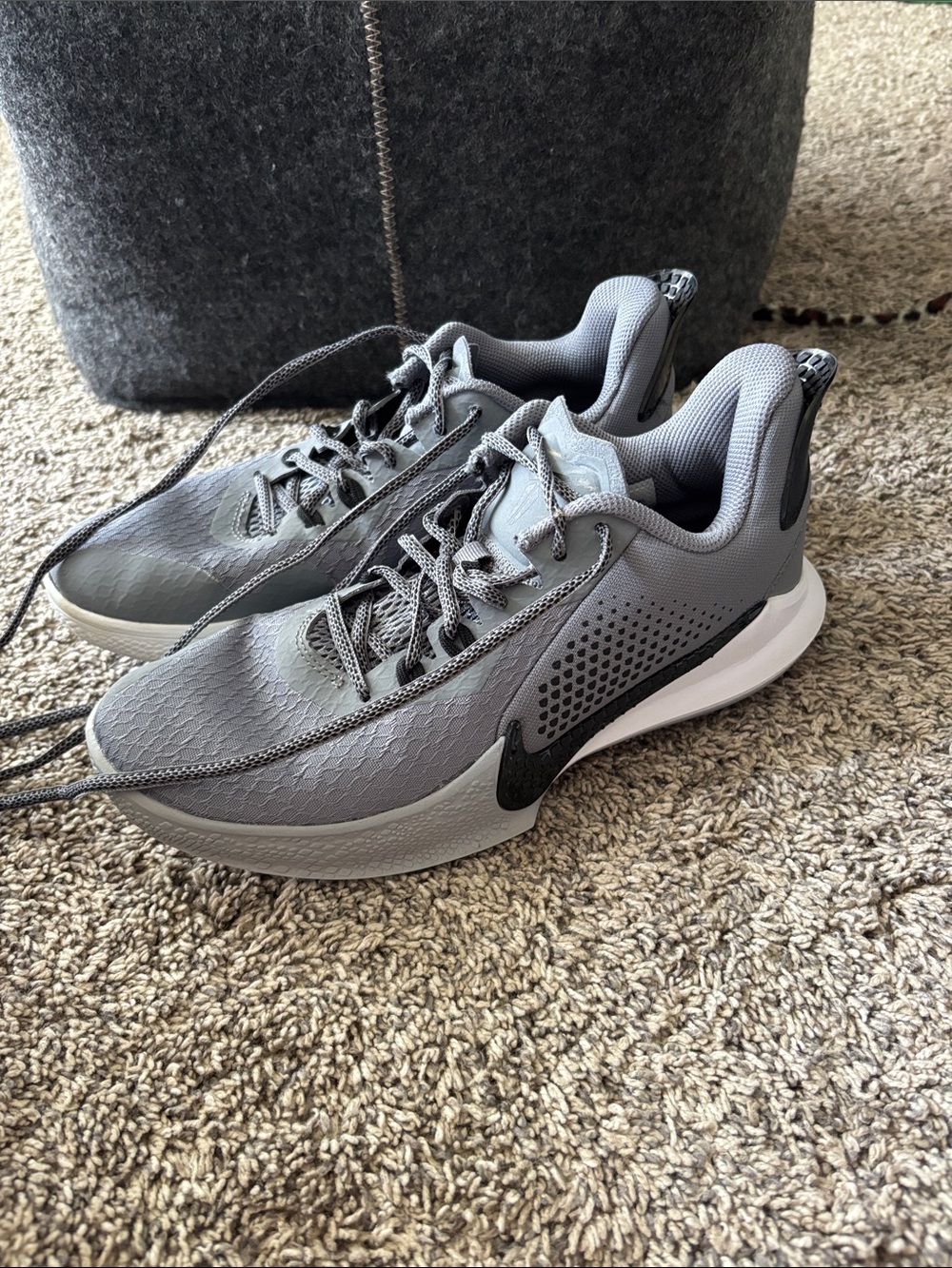 Nike Women's Gray and Black Athletic Sneakers
